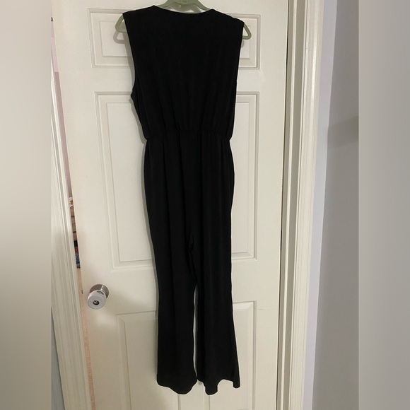 Sleeveless Jumpsuit - Picture 6 of 7